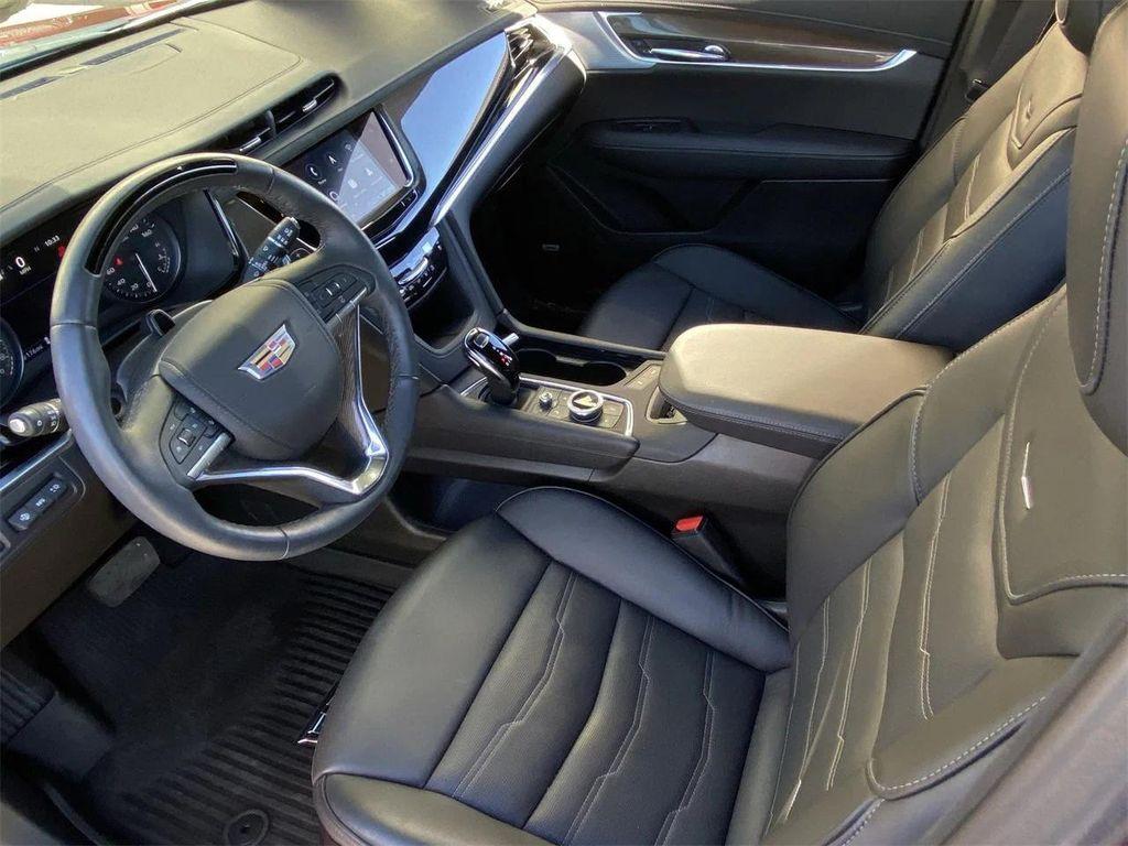 used 2025 Cadillac XT6 car, priced at $59,900