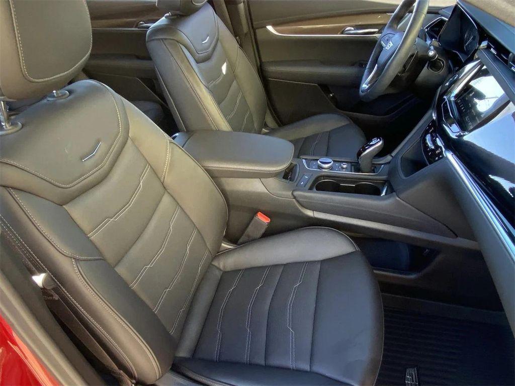 used 2025 Cadillac XT6 car, priced at $59,900