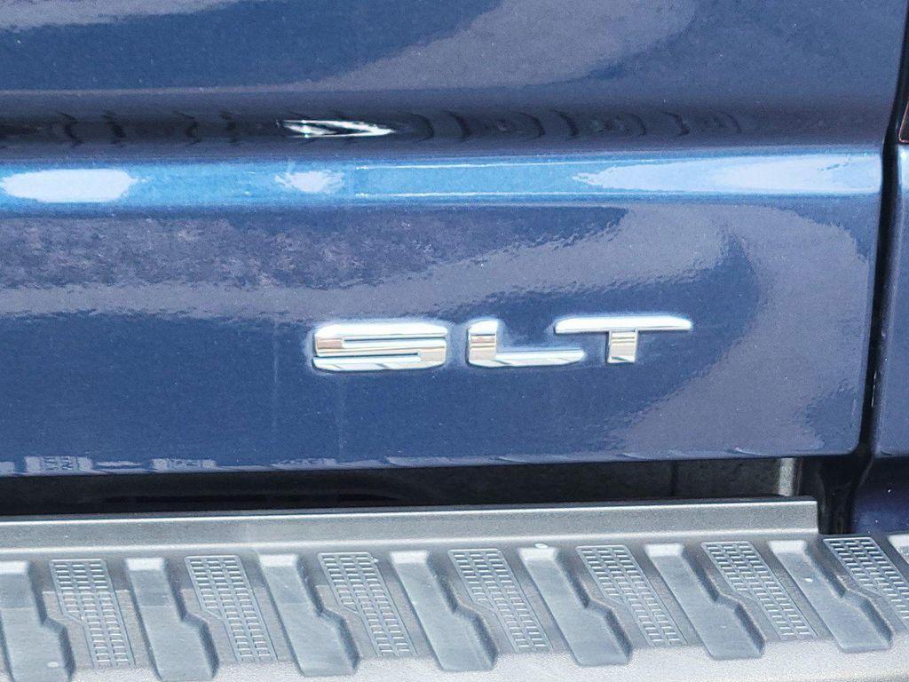 used 2022 GMC Sierra 1500 car, priced at $44,604