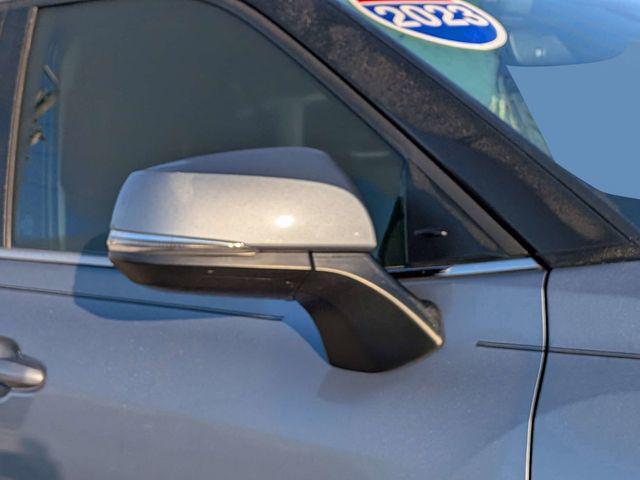 used 2023 Toyota Highlander car, priced at $32,777
