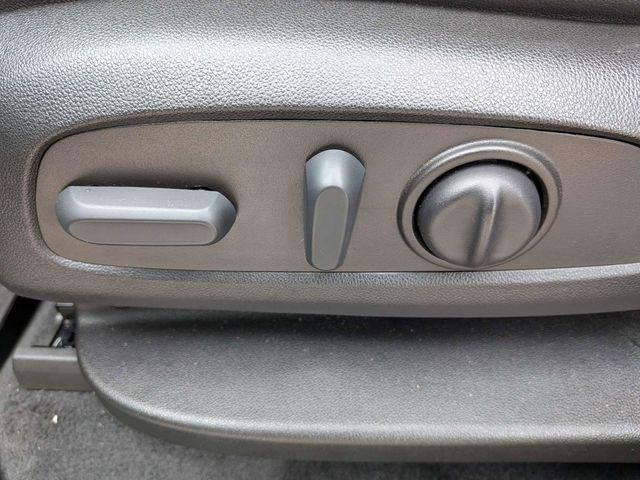 used 2023 Chevrolet Traverse car, priced at $27,377