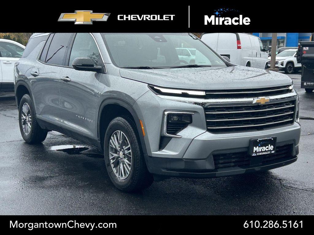 used 2025 Chevrolet Traverse car, priced at $35,750