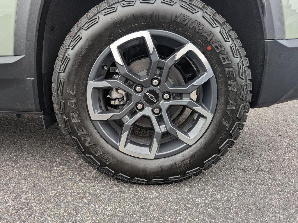 new 2026 Chevrolet Equinox car, priced at $40,290