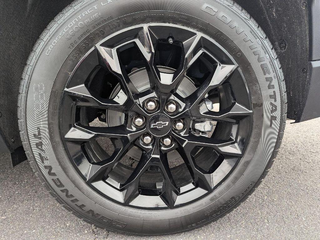 new 2026 Chevrolet Traverse car, priced at $49,305