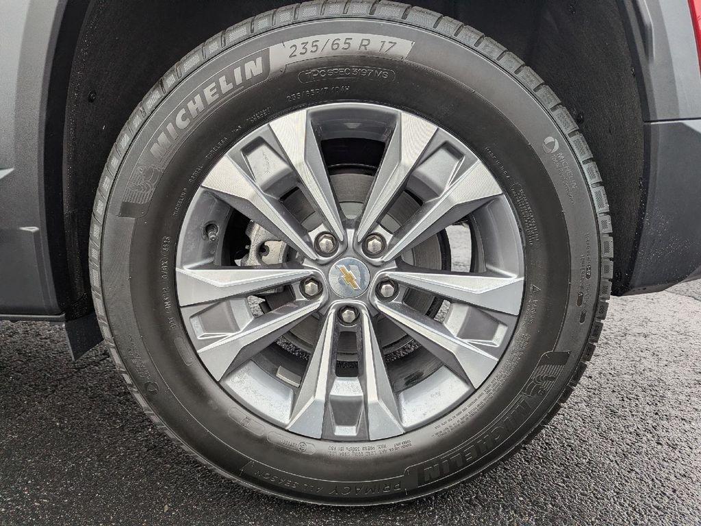 new 2026 Chevrolet Equinox car, priced at $33,540