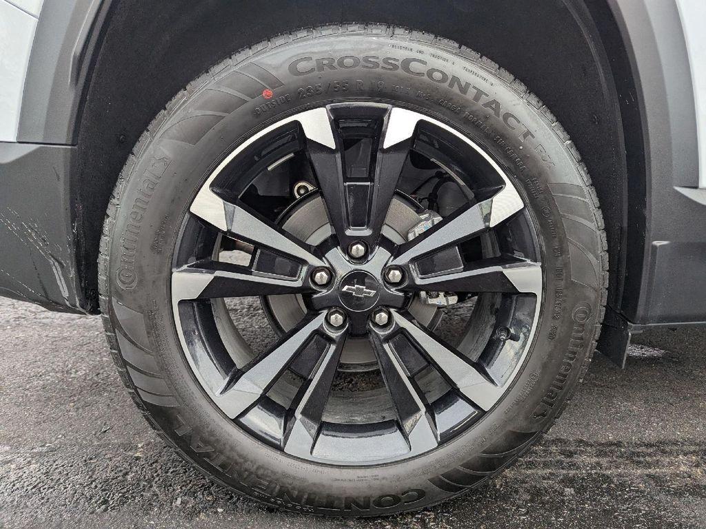 new 2026 Chevrolet Equinox car, priced at $40,835