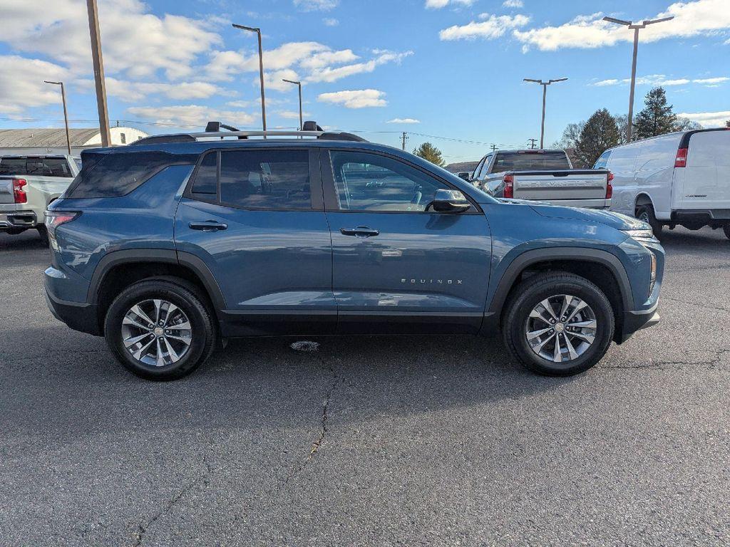 new 2026 Chevrolet Equinox car, priced at $32,030