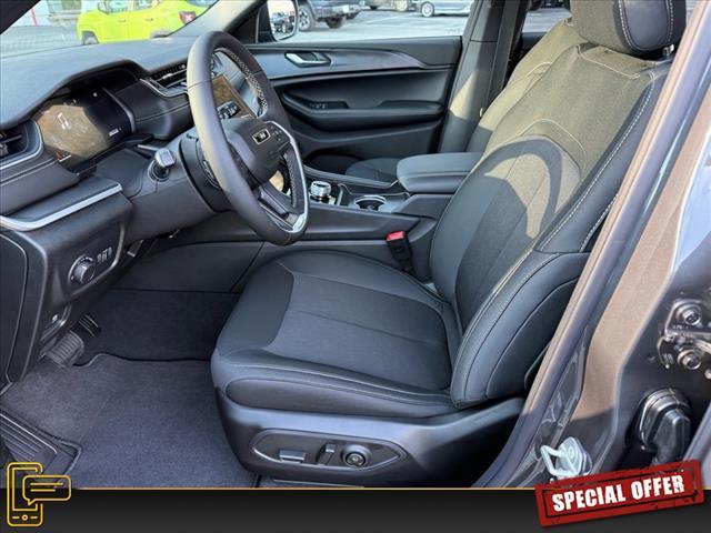 new 2025 Jeep Grand Cherokee L car, priced at $46,670