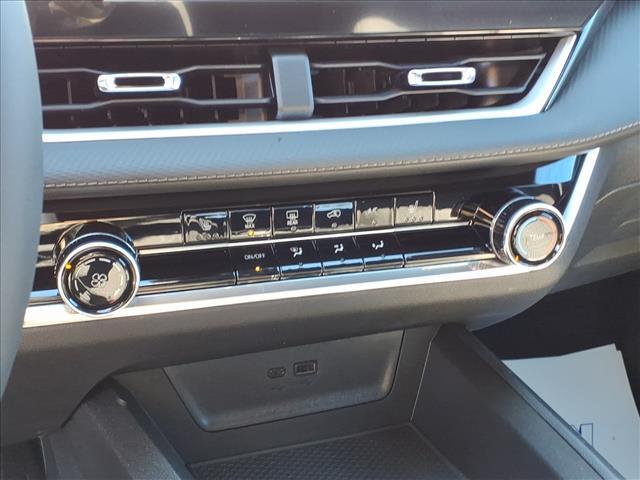 new 2026 Chevrolet Equinox car, priced at $33,160