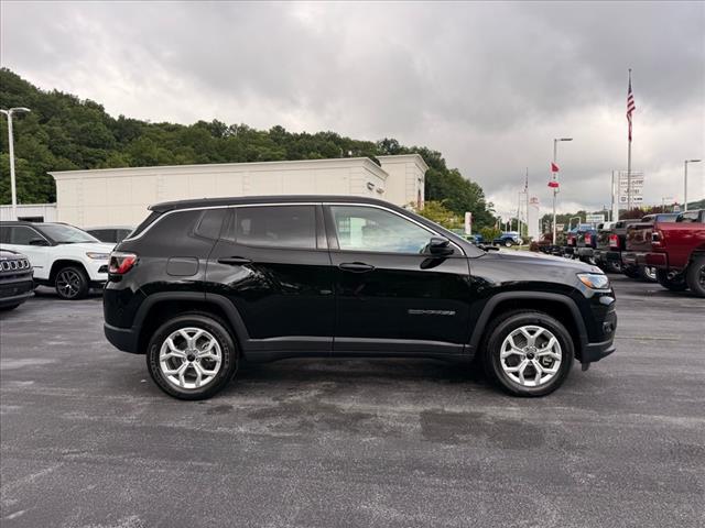 new 2025 Jeep Compass car, priced at $29,490