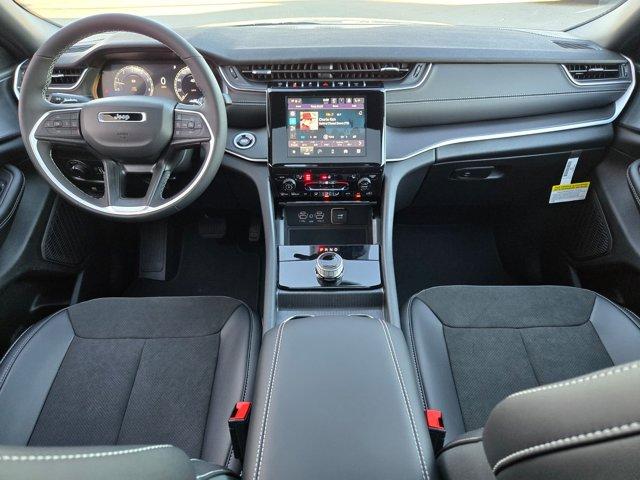 new 2025 Jeep Grand Cherokee car, priced at $44,854