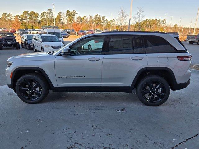 new 2025 Jeep Grand Cherokee car, priced at $44,854