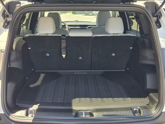 new 2026 Jeep Cherokee car, priced at $38,639