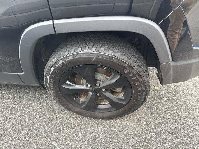 used 2023 Jeep Cherokee car, priced at $22,195