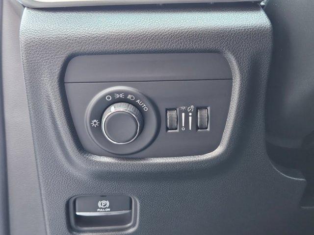 new 2026 Jeep Grand Cherokee car, priced at $42,398