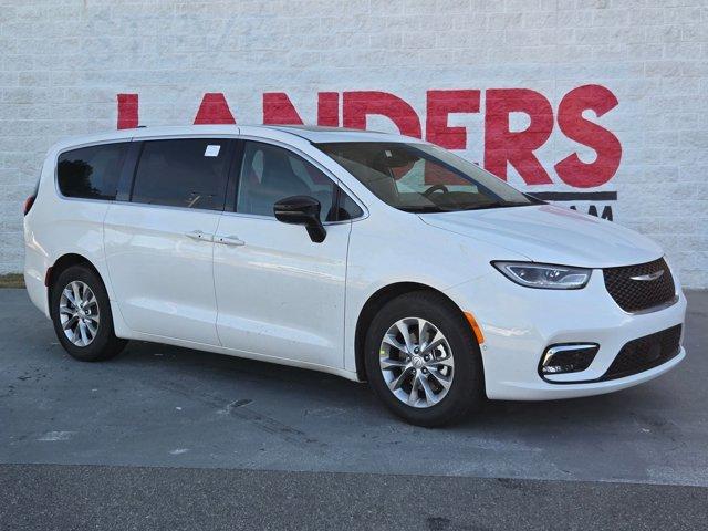 new 2026 Chrysler Pacifica car, priced at $52,774