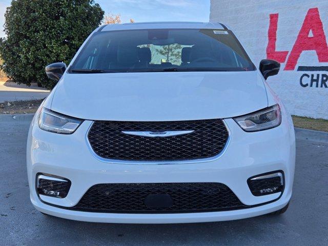new 2026 Chrysler Pacifica car, priced at $52,774