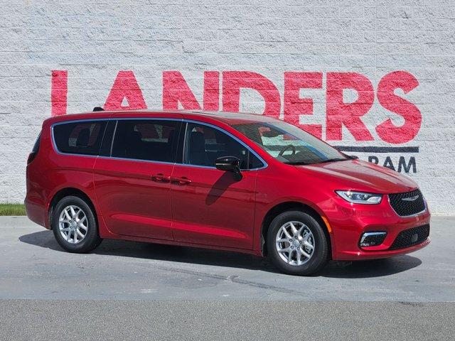 new 2025 Chrysler Pacifica car, priced at $39,124