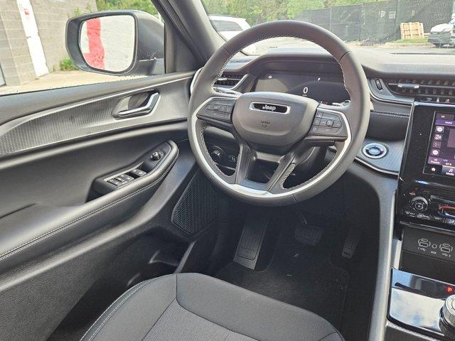 used 2025 Jeep Grand Cherokee car, priced at $33,629