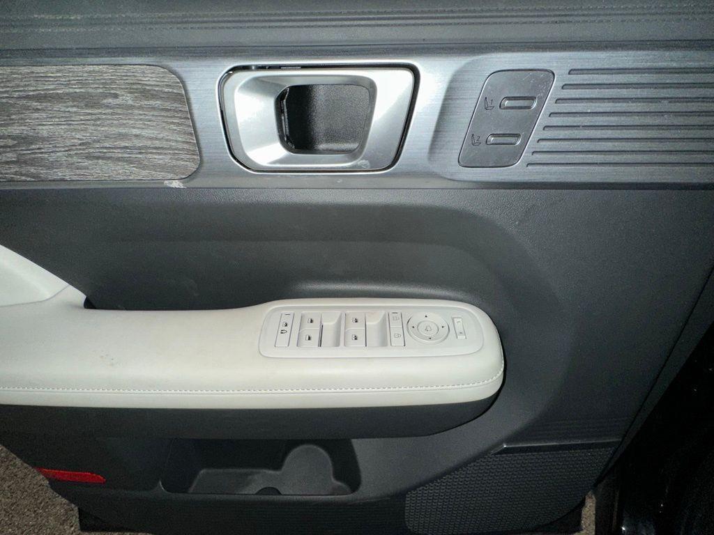 used 2024 Hyundai Santa Fe car, priced at $31,485