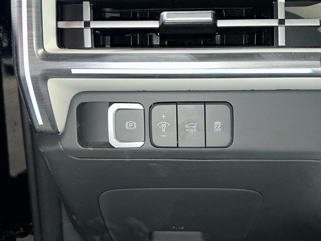 used 2024 Hyundai Santa Fe car, priced at $31,485