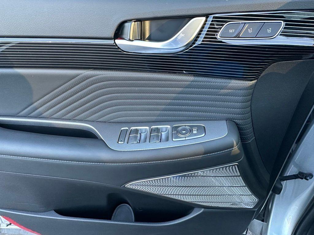 used 2025 Hyundai Palisade car, priced at $46,997