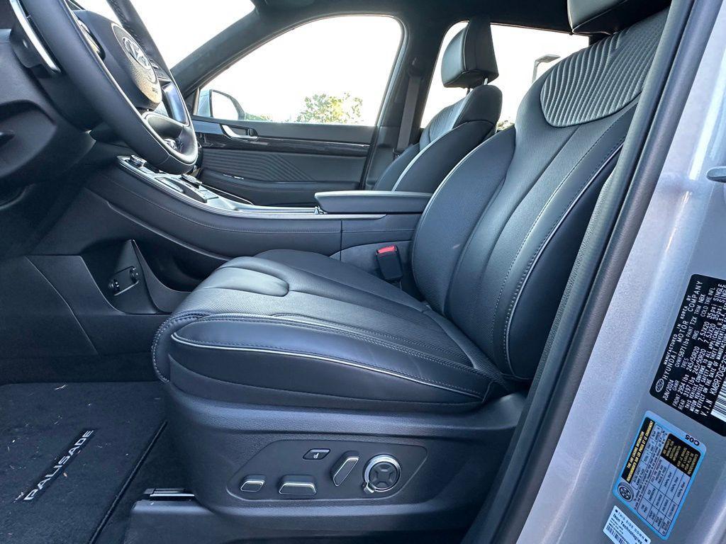 used 2025 Hyundai Palisade car, priced at $46,997