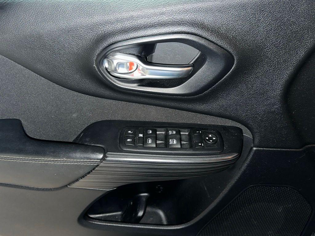 used 2016 Jeep Cherokee car, priced at $10,938