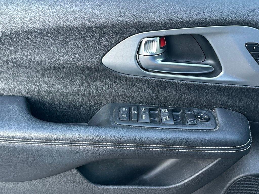 used 2020 Chrysler Pacifica car, priced at $19,986