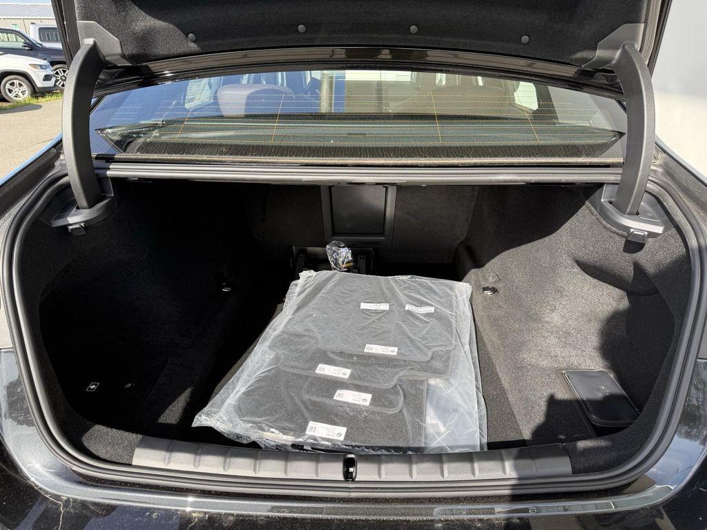 new 2025 BMW 760 car, priced at $128,525