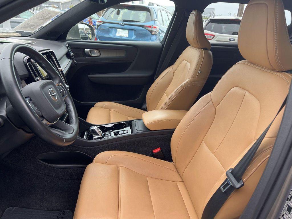 used 2021 Volvo XC40 car, priced at $25,888