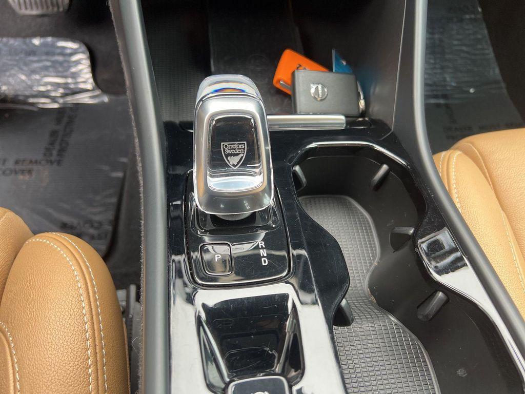 used 2021 Volvo XC40 car, priced at $25,888
