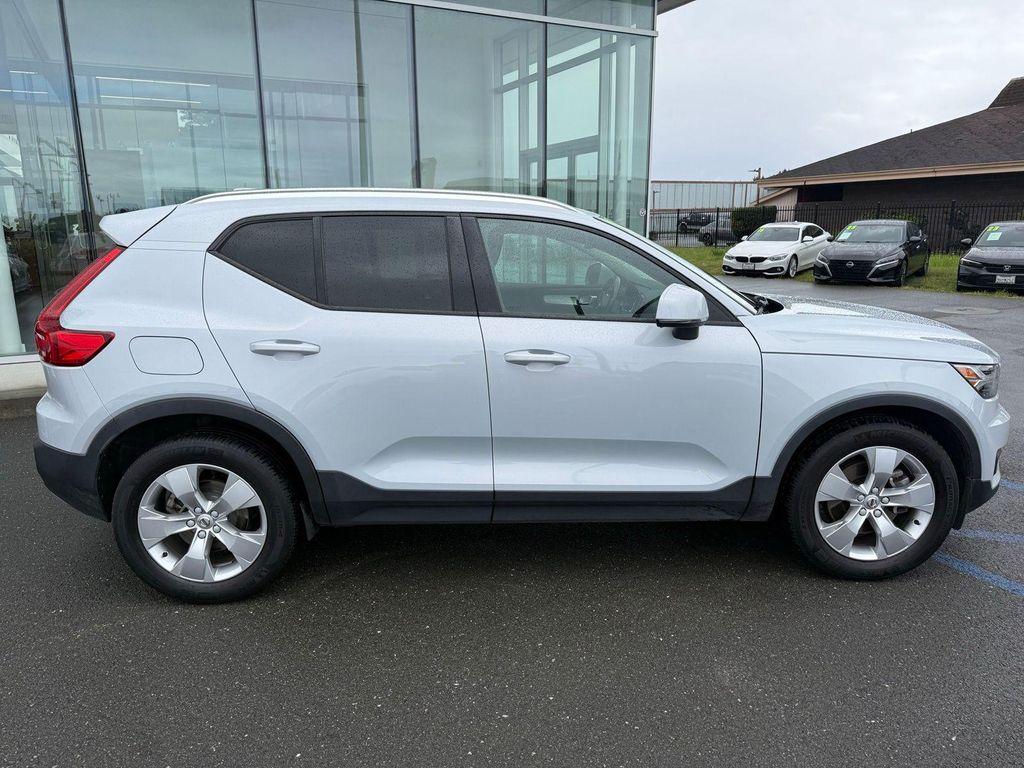 used 2021 Volvo XC40 car, priced at $22,888