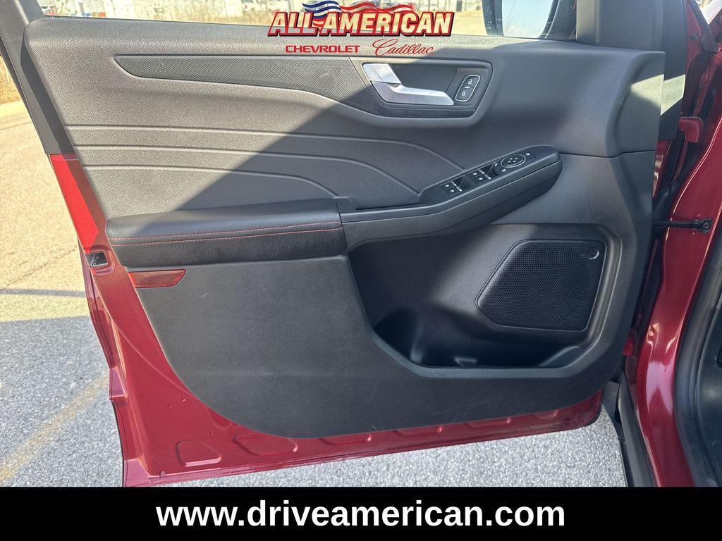 used 2025 Ford Escape car, priced at $25,471