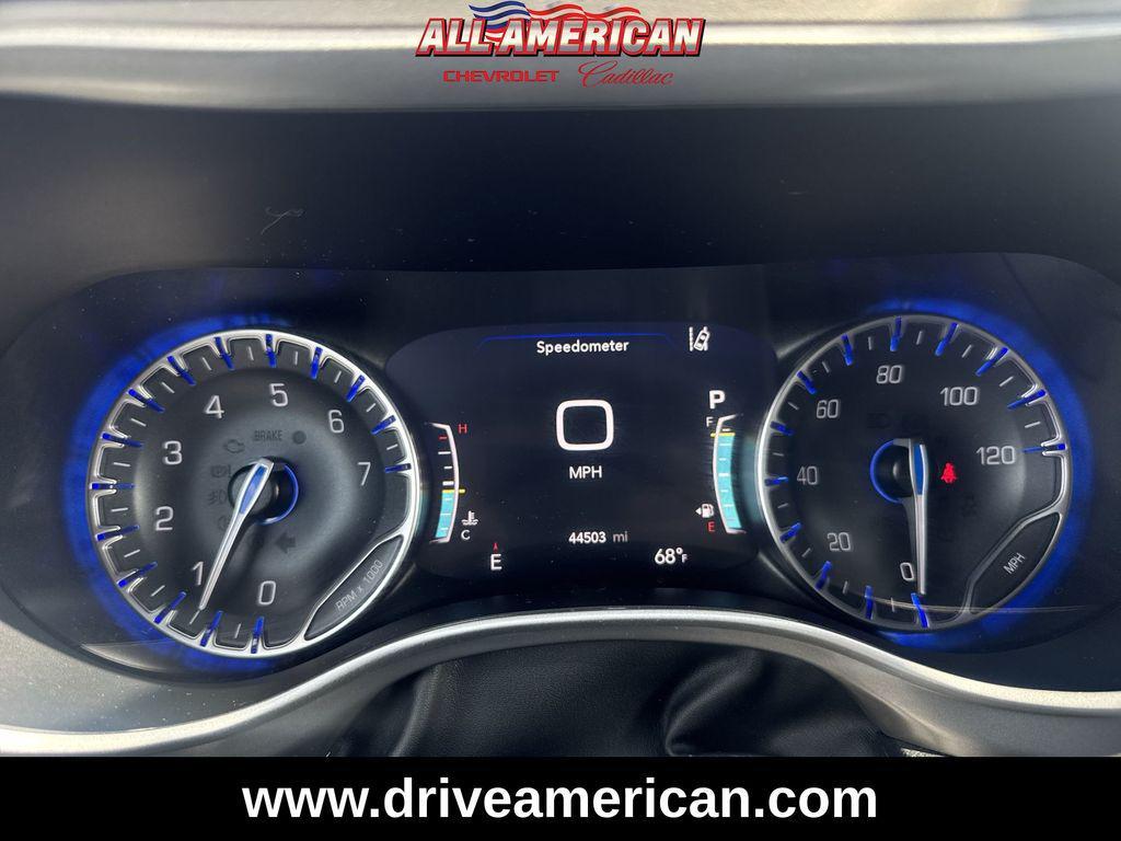 used 2025 Chrysler Pacifica car, priced at $29,374