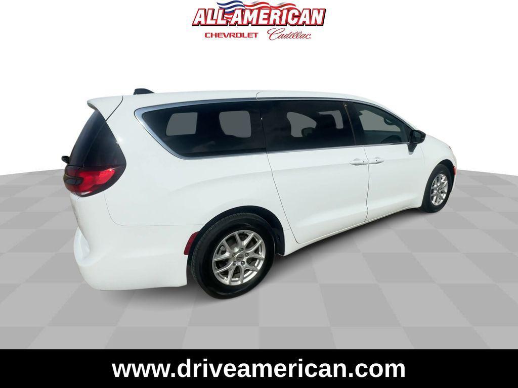 used 2025 Chrysler Pacifica car, priced at $29,374