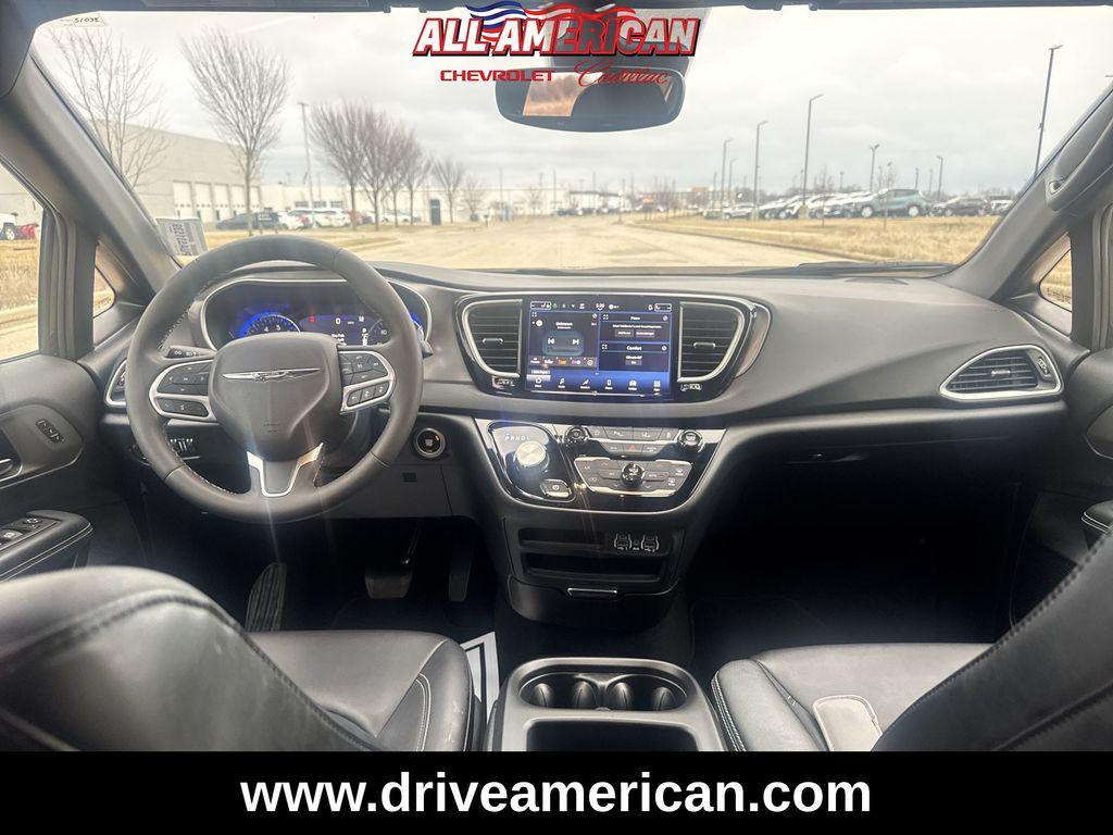 used 2025 Chrysler Pacifica car, priced at $29,787