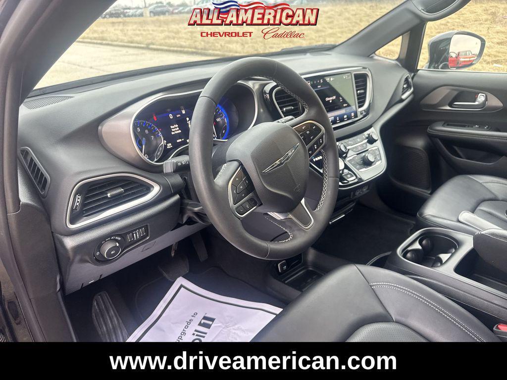 used 2025 Chrysler Pacifica car, priced at $29,787
