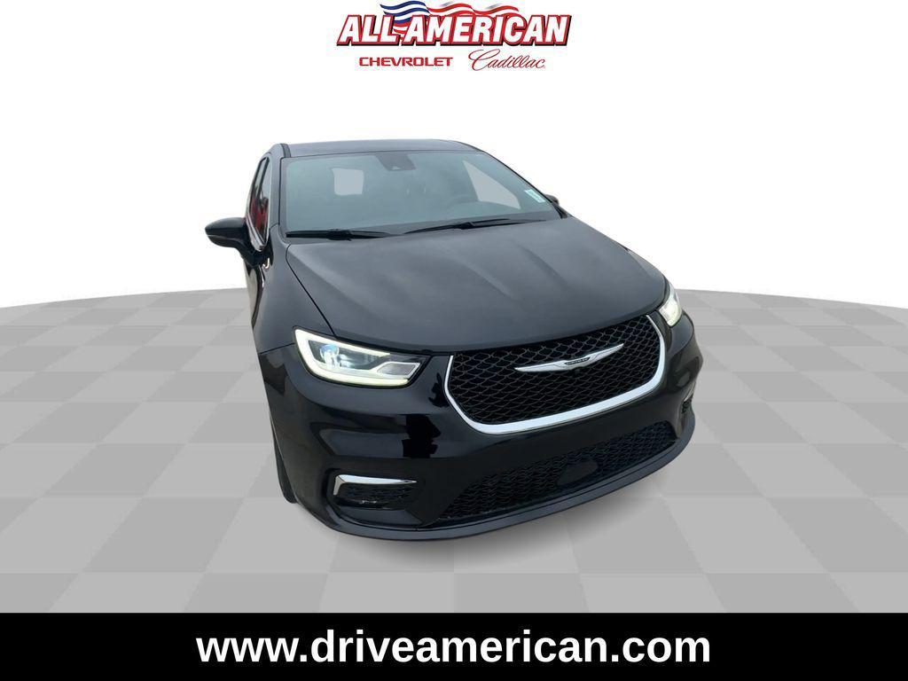 used 2025 Chrysler Pacifica car, priced at $29,787