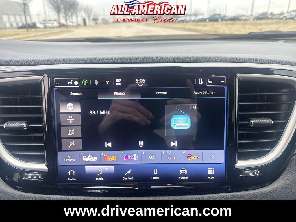 used 2025 Chrysler Pacifica car, priced at $29,787