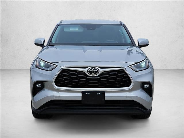 used 2023 Toyota Highlander car, priced at $31,491
