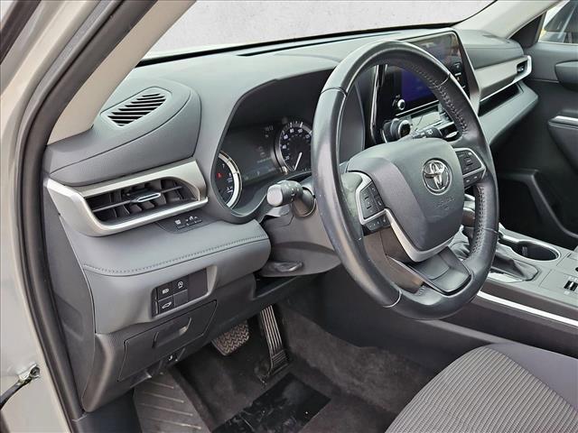 used 2023 Toyota Highlander car, priced at $31,491
