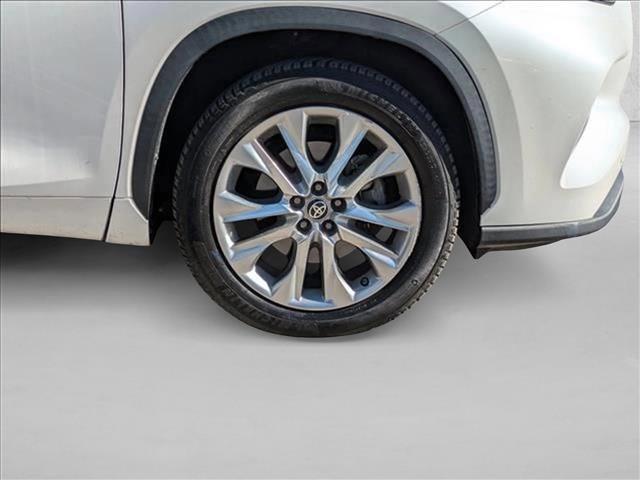 used 2020 Toyota Highlander car, priced at $27,991