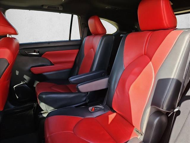 used 2021 Toyota Highlander car, priced at $31,216