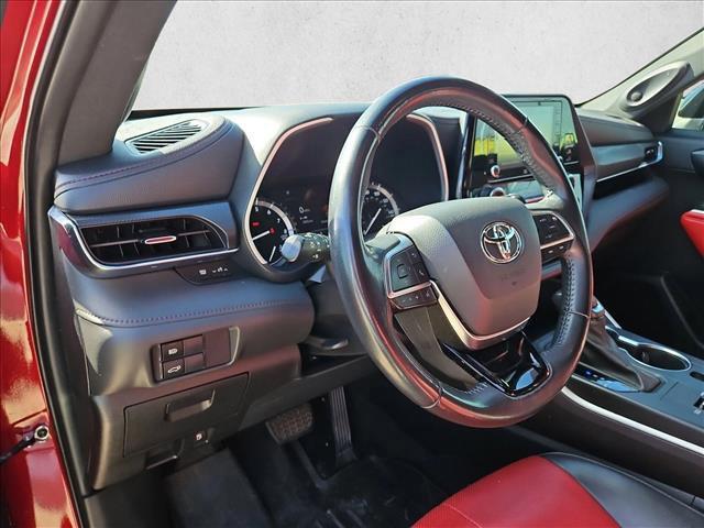 used 2021 Toyota Highlander car, priced at $31,216