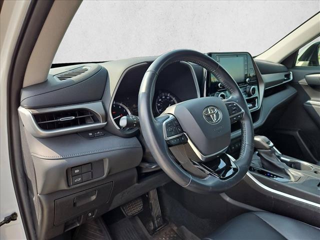 used 2021 Toyota Highlander car, priced at $34,126