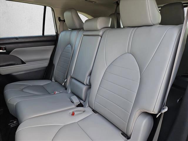used 2022 Toyota Highlander car, priced at $29,705