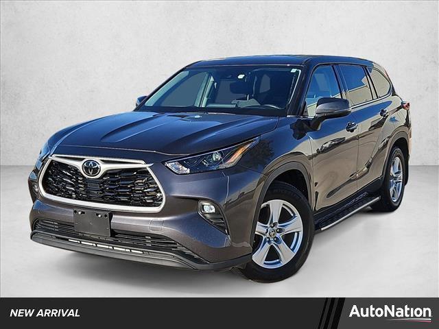 used 2022 Toyota Highlander car, priced at $29,991