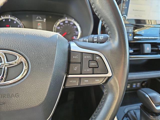 used 2022 Toyota Highlander car, priced at $29,991