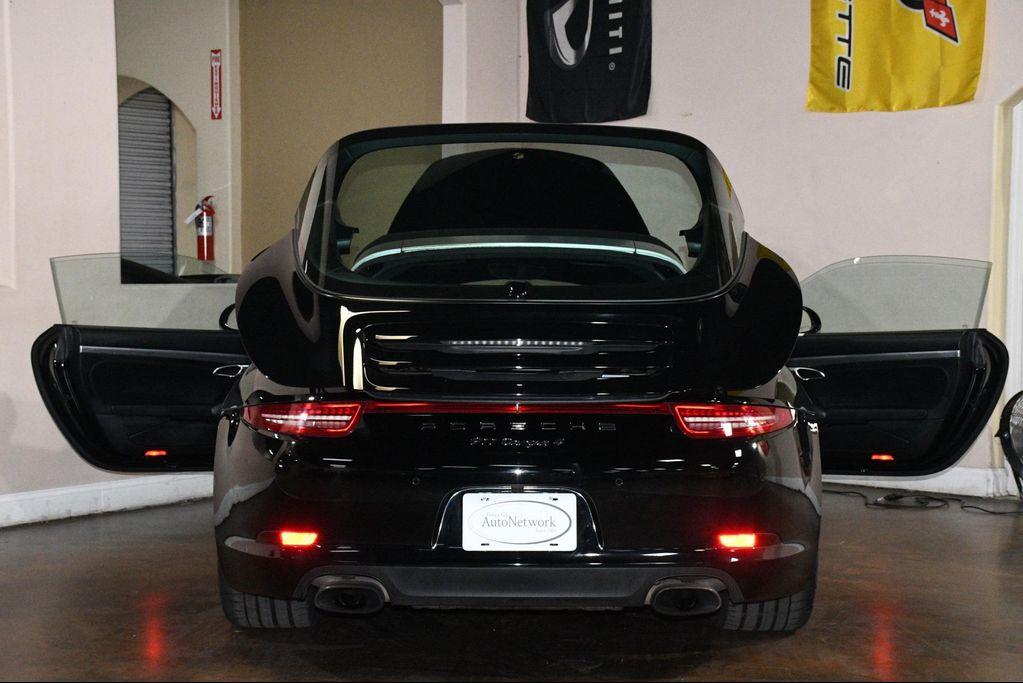 Porsche 911 view 88